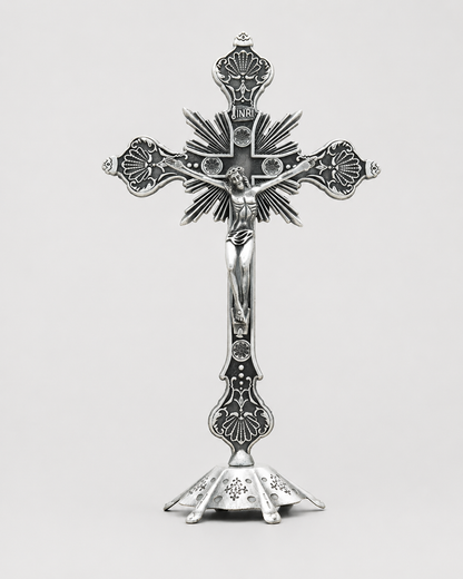 Crucifix debout argenté sculpté INRI 25cm décoration chrétienne - Boutique Jesus
