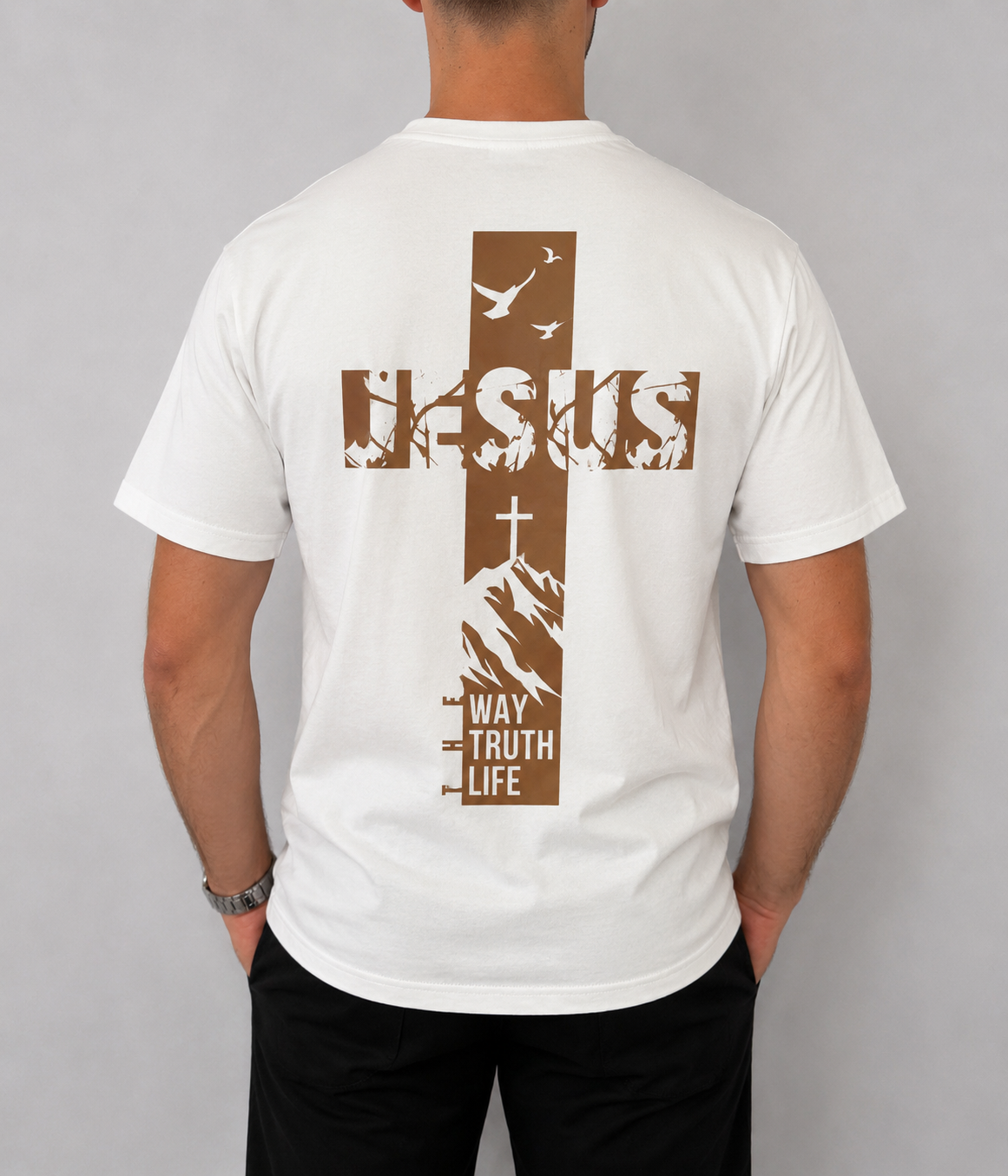 T-shirt blanc oversize croix The Way Truth Life porté de dos - Boutique Jesus
