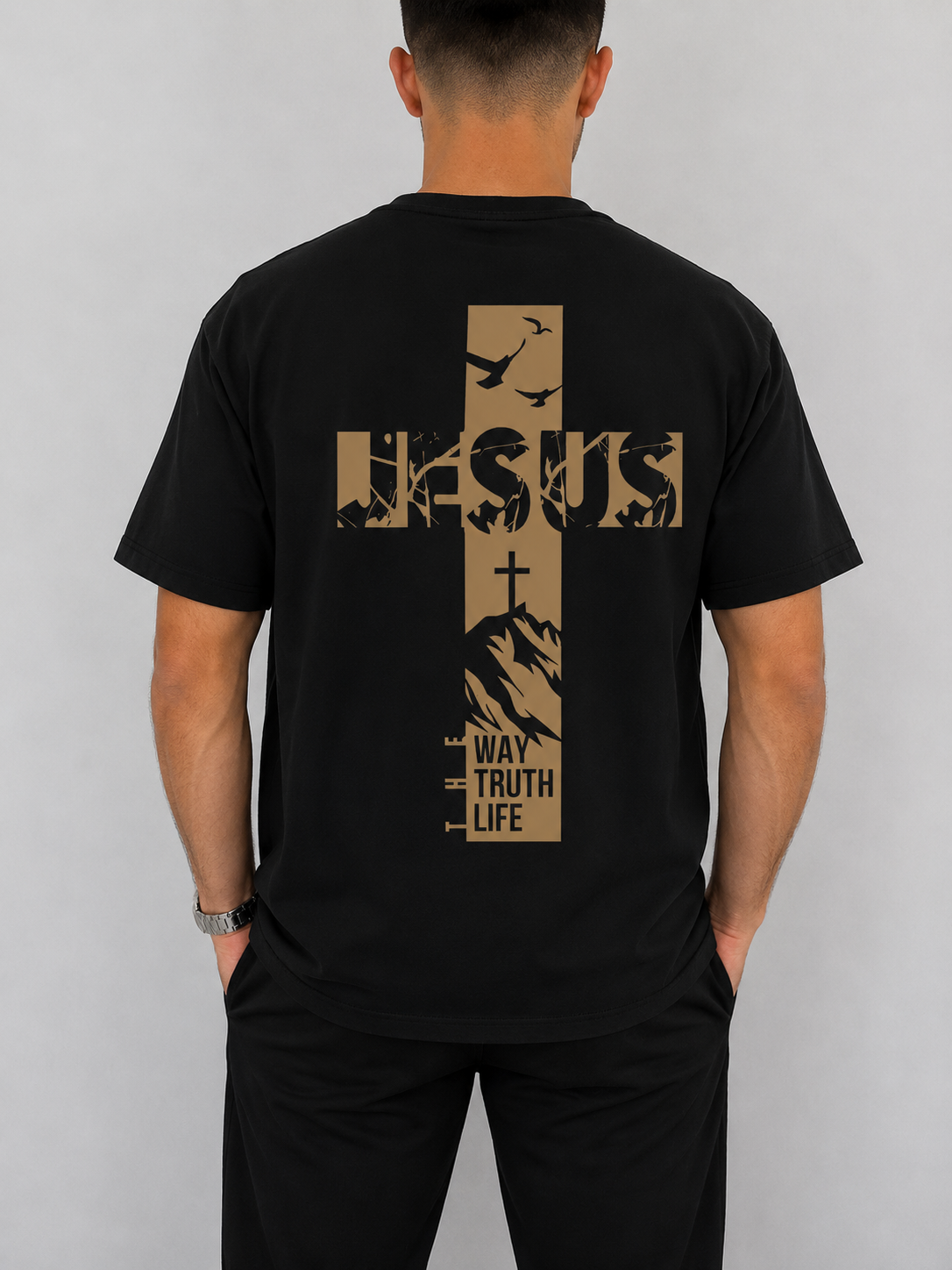 T-shirt noir oversize croix The Way Truth Life porté de dos - Boutique Jesus