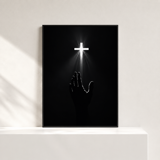 Tableau main tendue croix lumineuse fond noir encadré 30x40 - Boutique Jesus
